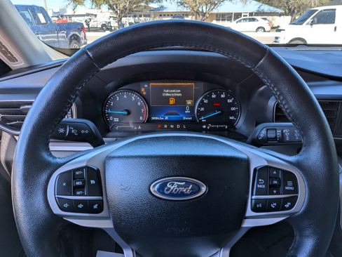 Used 2023 Ford Explorer XLT w/ Equipment Group 202A RWD image 26
