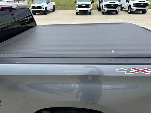 Used 2021 Chevrolet Silverado 1500 LT w/ Bed Protection Package AWD/4WD image 4