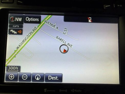 Used 2018 Toyota Highlander XLE AWD/4WD image 18