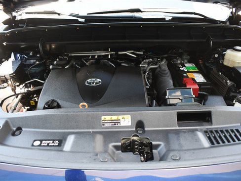 Certified 2021 Toyota Highlander Limited AWD/4WD image 31