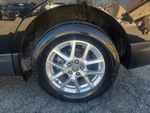 Used 2022 Chevrolet Equinox LS image 11