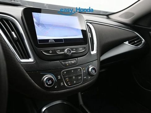 Used 2021 Chevrolet Malibu LT FWD image 12