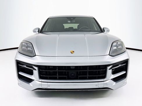 Certified 2024 Porsche Cayenne S AWD/4WD image 10