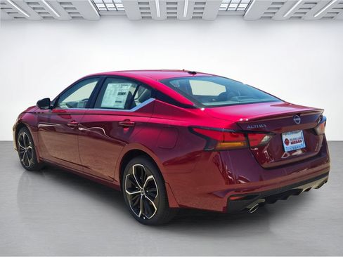 New 2026 Nissan Altima 2.5 SR w/ SR Premium Package AWD/4WD image 6