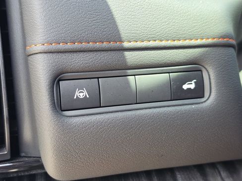 Used 2025 Nissan Armada PRO-4X w/ Pro-4X Premium Package AWD/4WD image 31