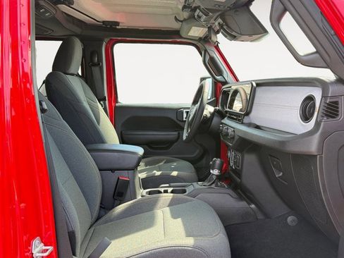 Used 2025 Jeep Wrangler Unlimited Sport AWD/4WD image 16