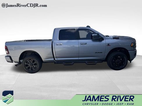 Used 2024 RAM 3500 Big Horn w/ Night Edition AWD/4WD image 5