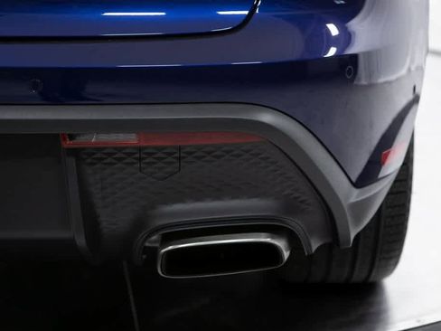 Certified 2025 Porsche Macan image 39