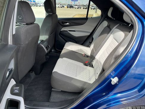 Used 2023 Chevrolet Equinox LS AWD/4WD image 14