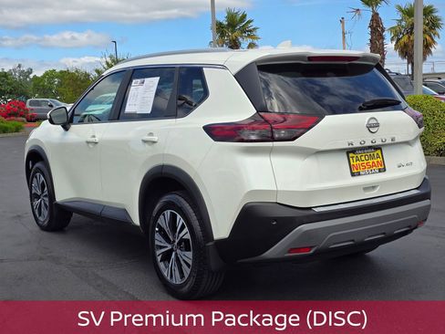 Used 2023 Nissan Rogue SV w/ SV Premium Package AWD/4WD image 3