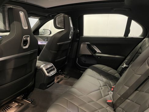 Certified 2024 BMW 760i xDrive w/ Premium Package 2 image 23