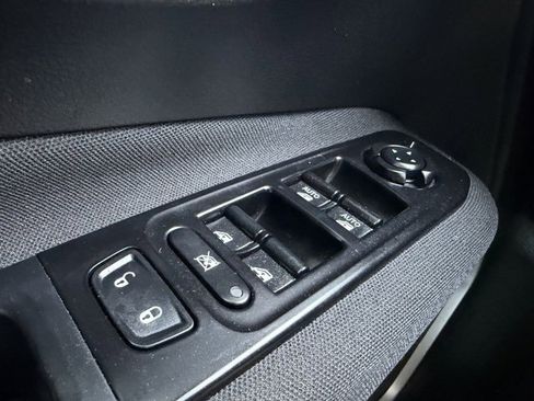 Used 2019 Jeep Renegade Latitude image 17