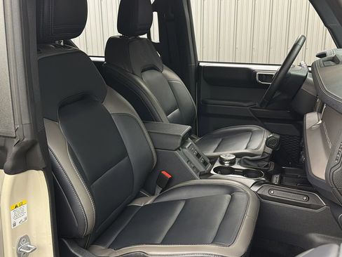 Used 2025 Ford Bronco Outer Banks image 36