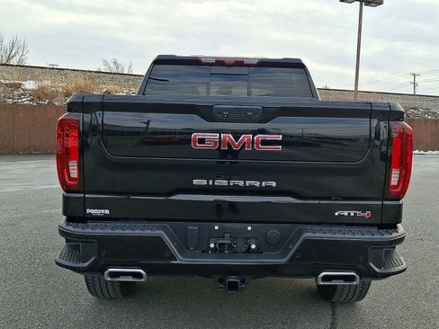 Used 2023 GMC Sierra 1500 AT4 w/ Technology Package image 5