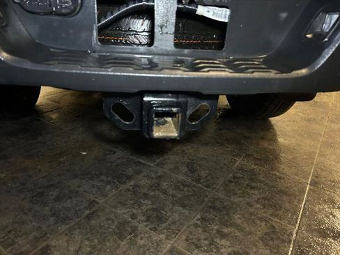 Used 2023 Toyota Tacoma TRD Sport w/ Technology Package AWD/4WD image 19