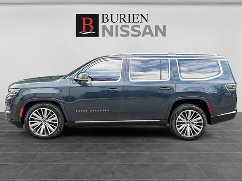 Used 2023 Jeep Grand Wagoneer Series III AWD/4WD image 2
