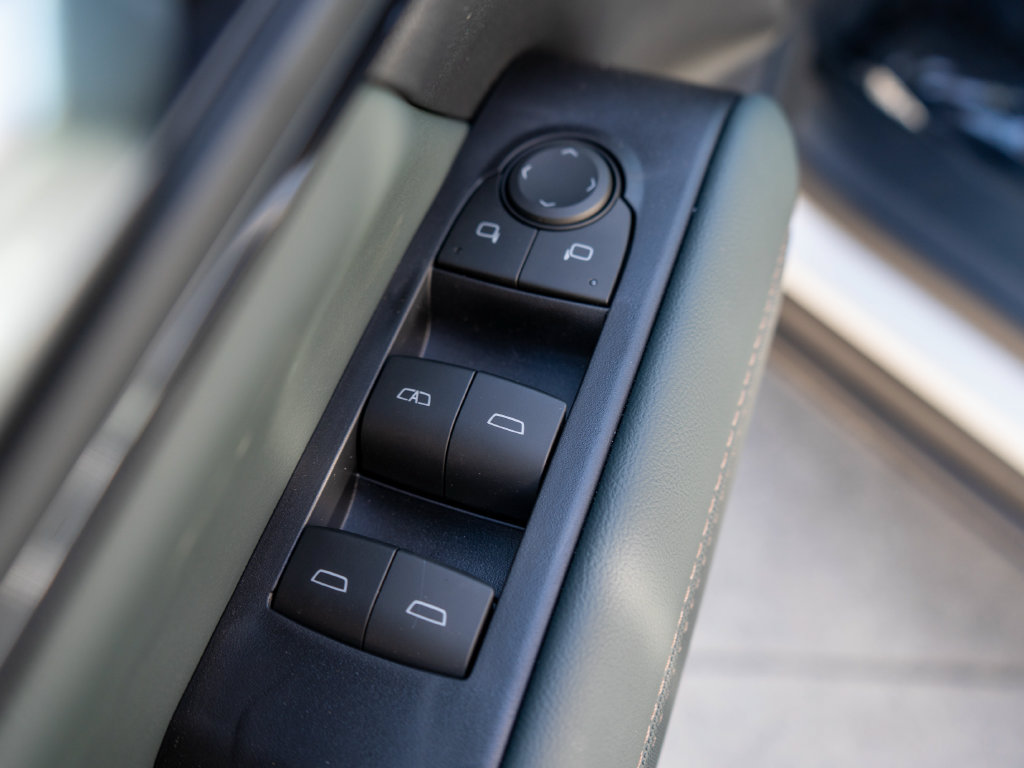 New 2027 GMC Terrain AT4 w/ Convenience Package III AWD/4WD image 17