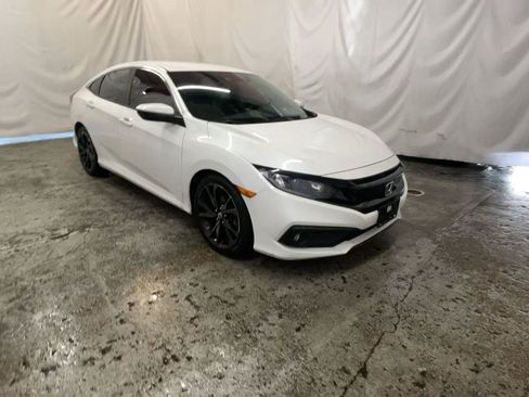 Used 2019 Honda Civic Sport image 2