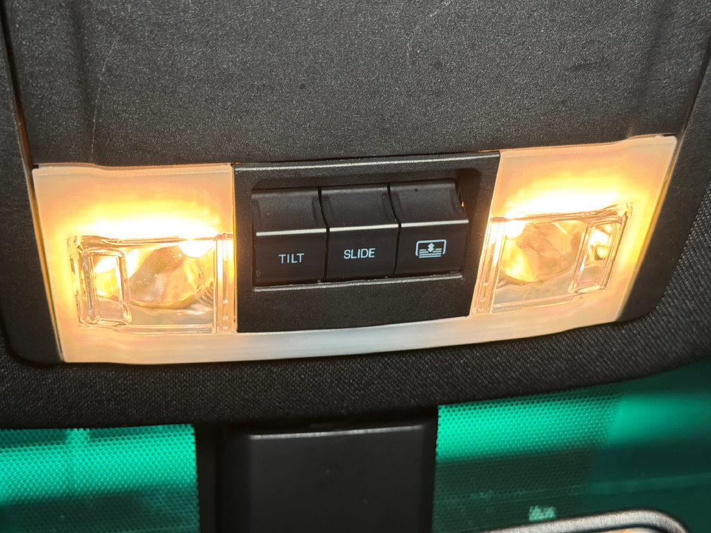 Used 2017 Ford Explorer Platinum AWD/4WD image 33