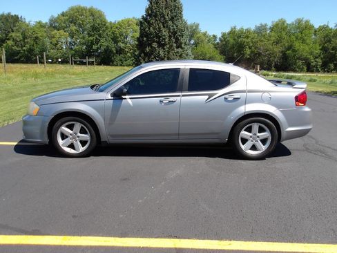 Used 2013 Dodge Avenger SE FWD image 9