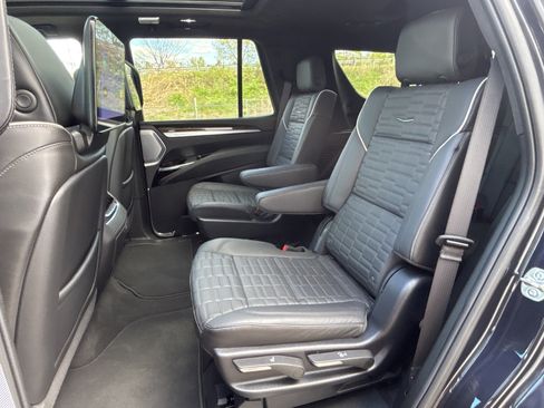 Used 2025 Cadillac Escalade Sport Platinum AWD/4WD image 32