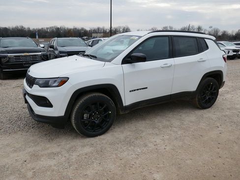 New 2026 Jeep Compass Latitude AWD/4WD image 7