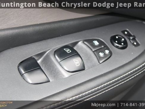 Used 2022 Nissan Murano S image 11