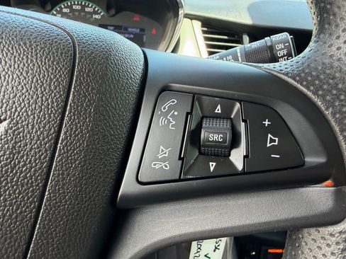 Used 2020 Chevrolet Trax LS FWD image 17