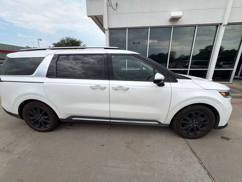 Used 2022 Kia Carnival SX FWD image 5