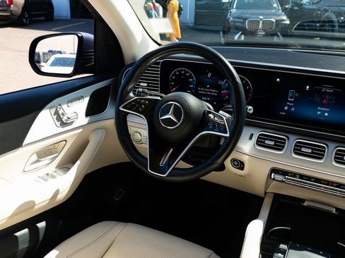 Used 2024 Mercedes-Benz GLE 350 4MATIC image 9