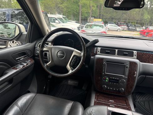 Used 2013 GMC Yukon Denali RWD image 17