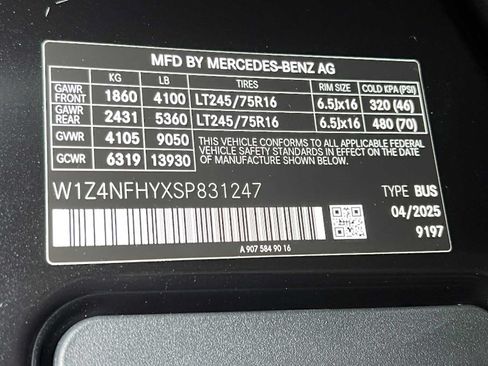 Used 2025 Mercedes-Benz Sprinter 2500 image 43