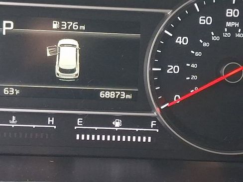 Used 2023 Kia Sorento LX image 19