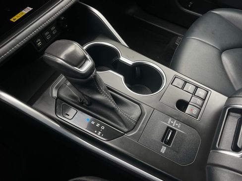 Used 2023 Toyota Highlander XLE image 20