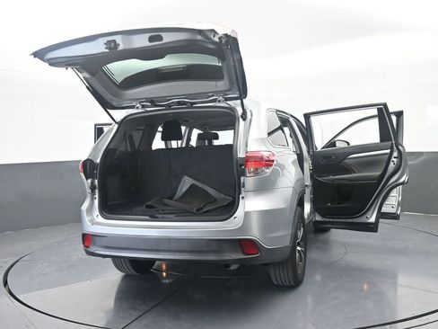 Used 2019 Toyota Highlander LE FWD image 72