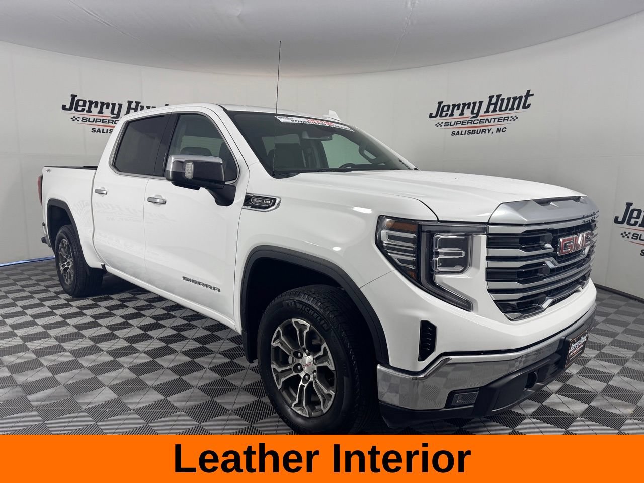 Used 2025 GMC Sierra 1500 SLT AWD/4WD image 6