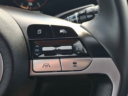 Used 2024 Hyundai Elantra Limited FWD image 23