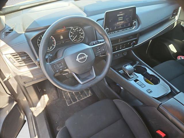 Used 2025 Nissan Rogue S FWD image 12