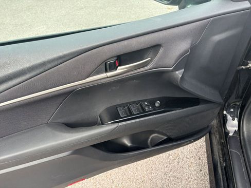 Used 2025 Toyota Camry LE image 20