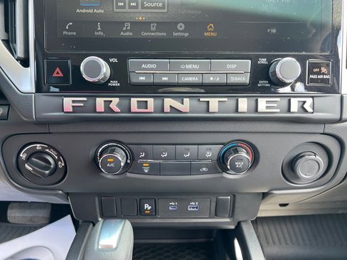 Used 2025 Nissan Frontier SV AWD/4WD image 18