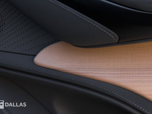 Used 2021 Aston Martin DBX image 36