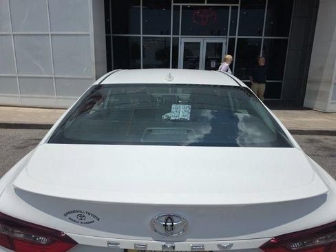 Used 2024 Toyota Camry SE FWD image 2