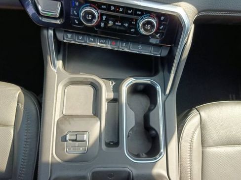 Used 2025 GMC Sierra 2500 Denali w/ Denali Reserve Package AWD/4WD image 3