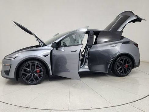 Used 2026 Tesla Model Y Performance AWD/4WD image 16