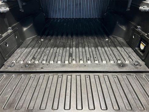 Used 2017 Toyota Tacoma TRD Sport image 5