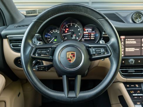 Certified 2022 Porsche Macan AWD/4WD image 24
