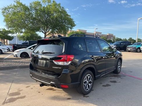 Used 2023 Subaru Forester Premium AWD/4WD image 5