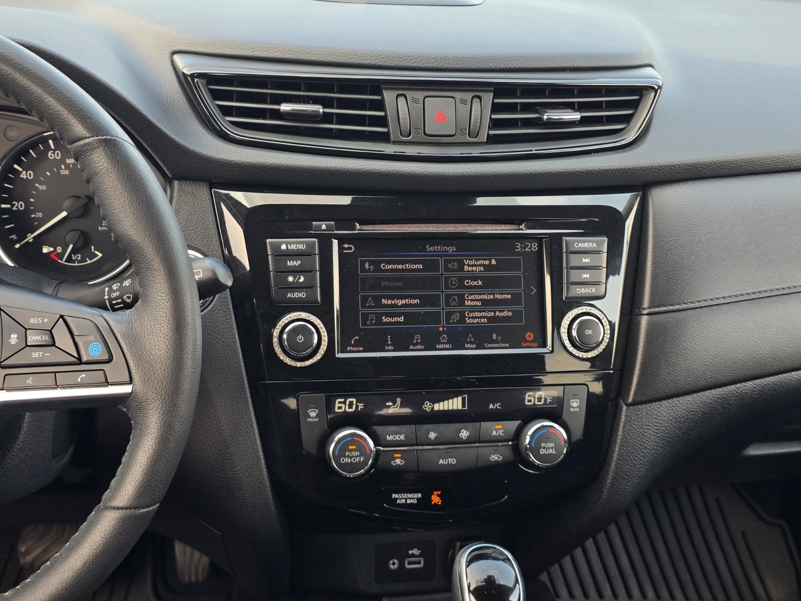 Used 2020 Nissan Rogue SV w/ Sun & Sound Touring Package FWD image 16