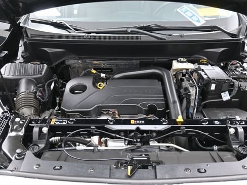 Used 2024 GMC Terrain SLE w/ Driver Convenience Package image 29