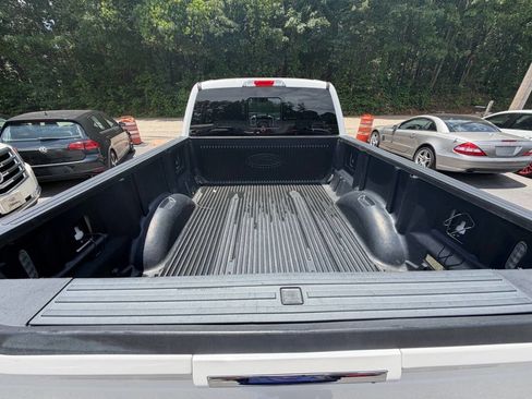 Used 2017 Ford F150 Lariat w/ Equipment Group 502A Luxury AWD/4WD image 7